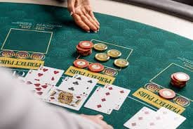 Tampilan slot Caishen di layar mobile